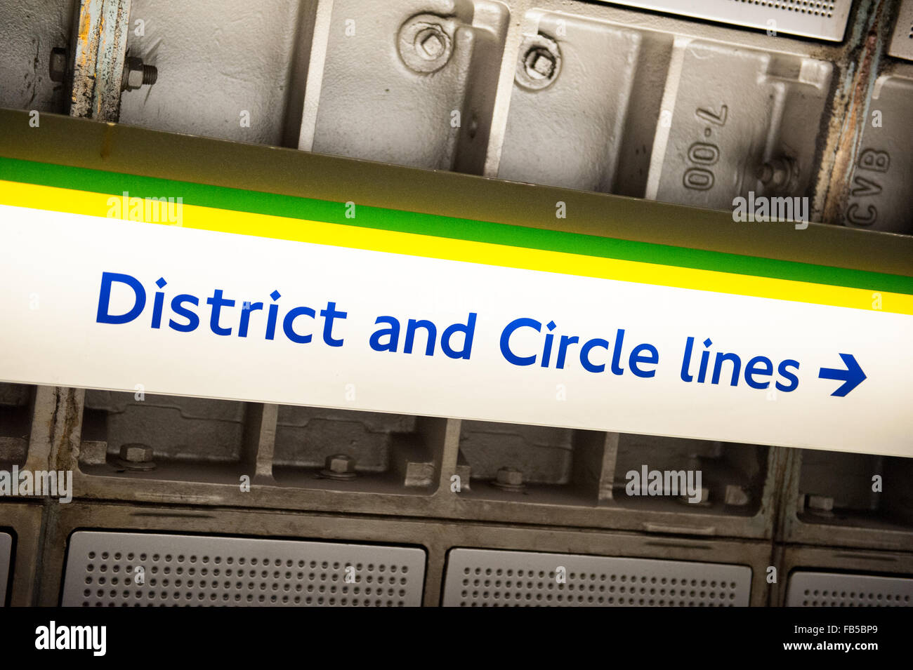 District und Circle Line U-Bahn u-Bahnstation in London. Stockfoto
