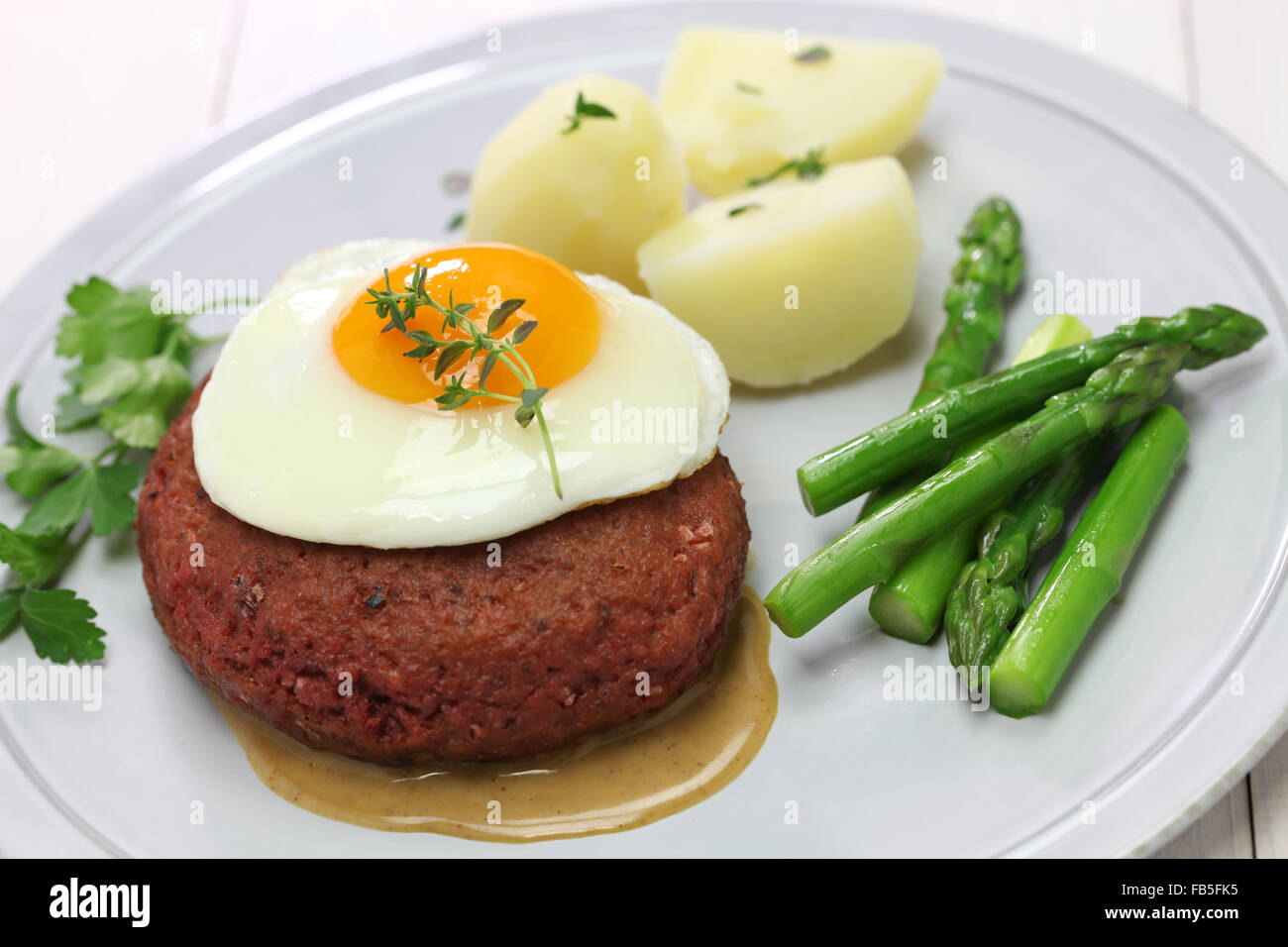 Biff a la Lindstrom, schwedische Küche, Rindfleisch Patty, Salisbury steak Stockfoto