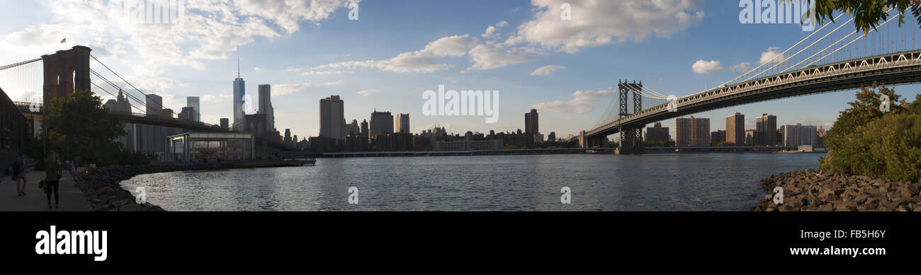 Vereinigte Staaten von Amerika, USA: Panoramaaussicht auf die Skyline von New York City, der "Big Apple", Manhattan und den East River. Stockfoto