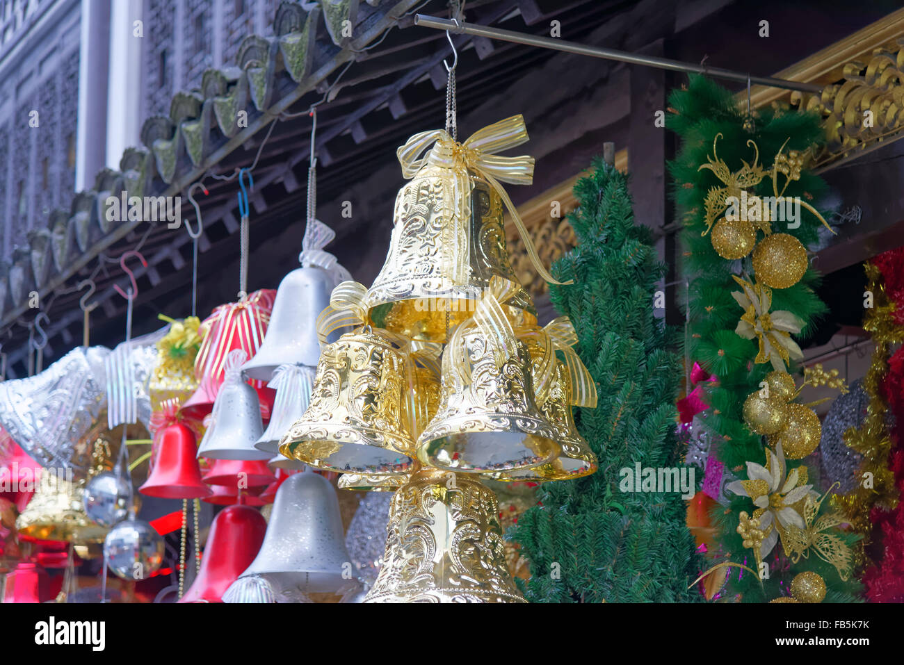 Weihnachtsglocken hängen Stockfoto