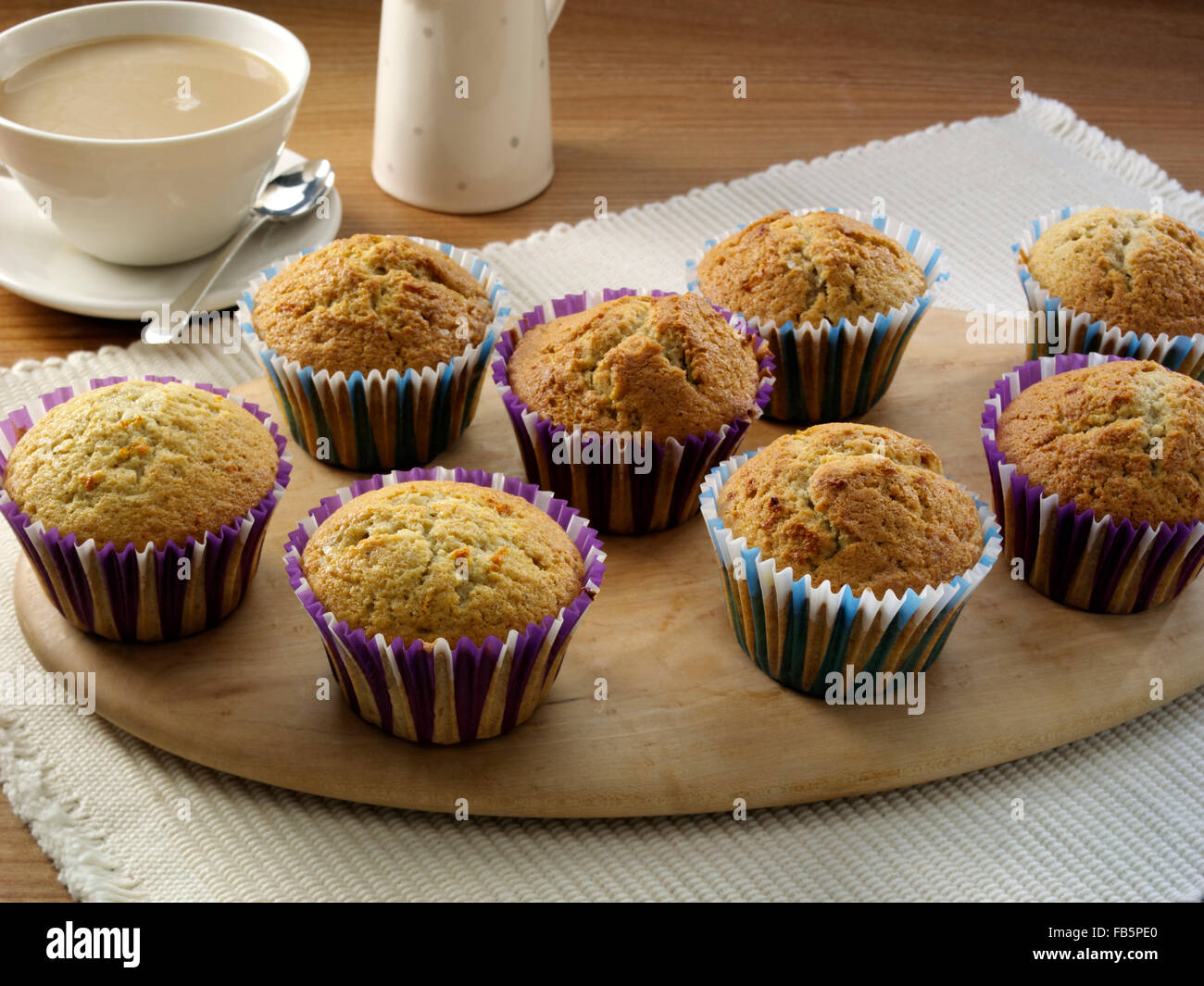 Orange Ingwer-Gewürz-muffins Stockfoto