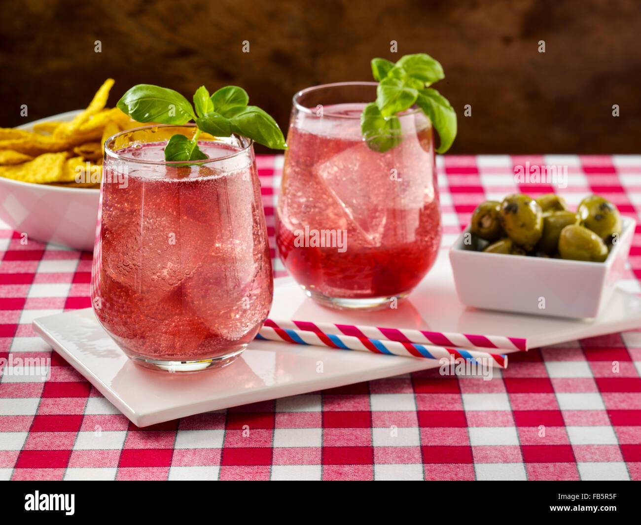 Heidelbeer-Limonade-Schorle Stockfoto