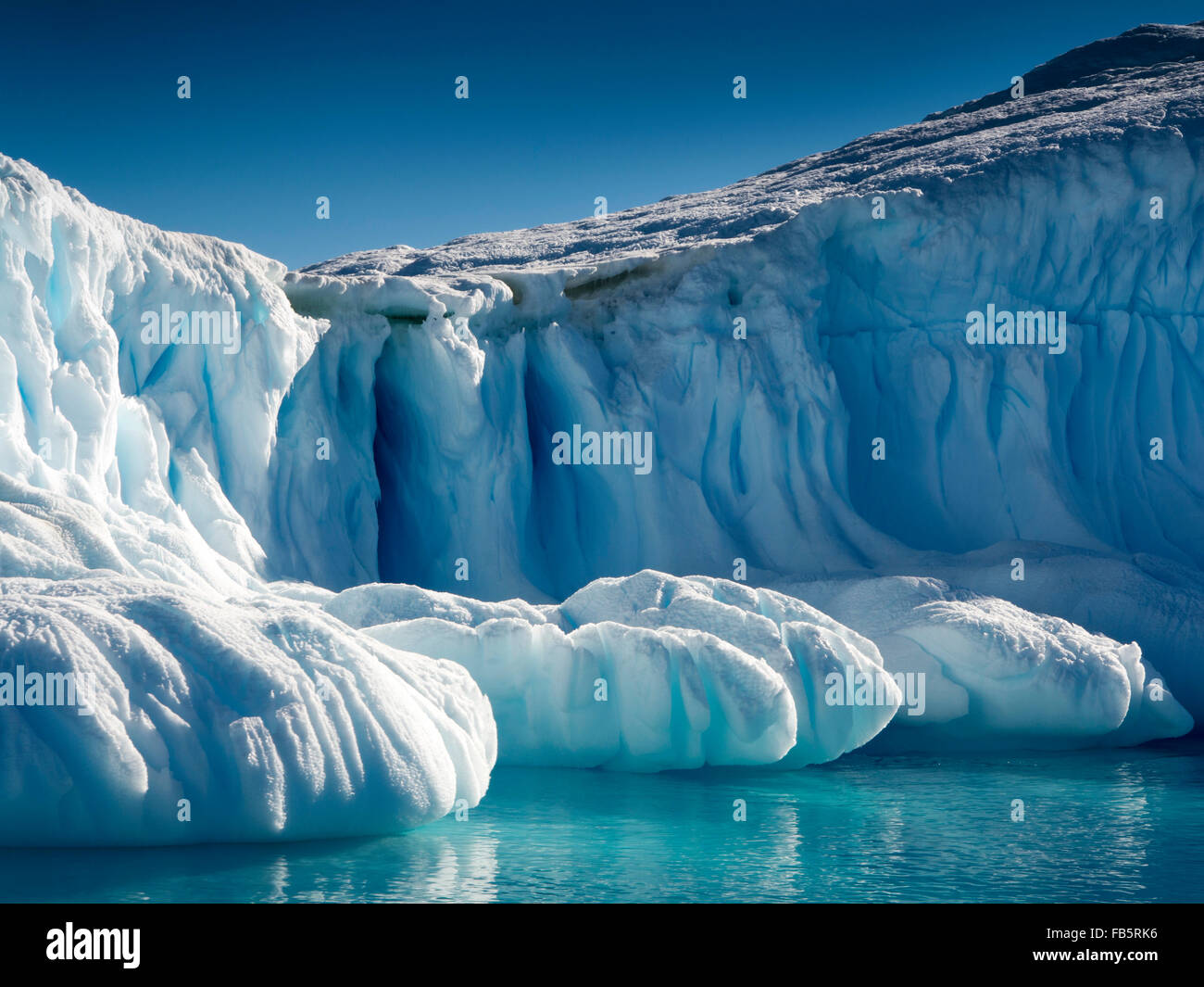 Antarktis, Weddell-Meer, Licht durch Eis der großen Eisberge Stockfoto