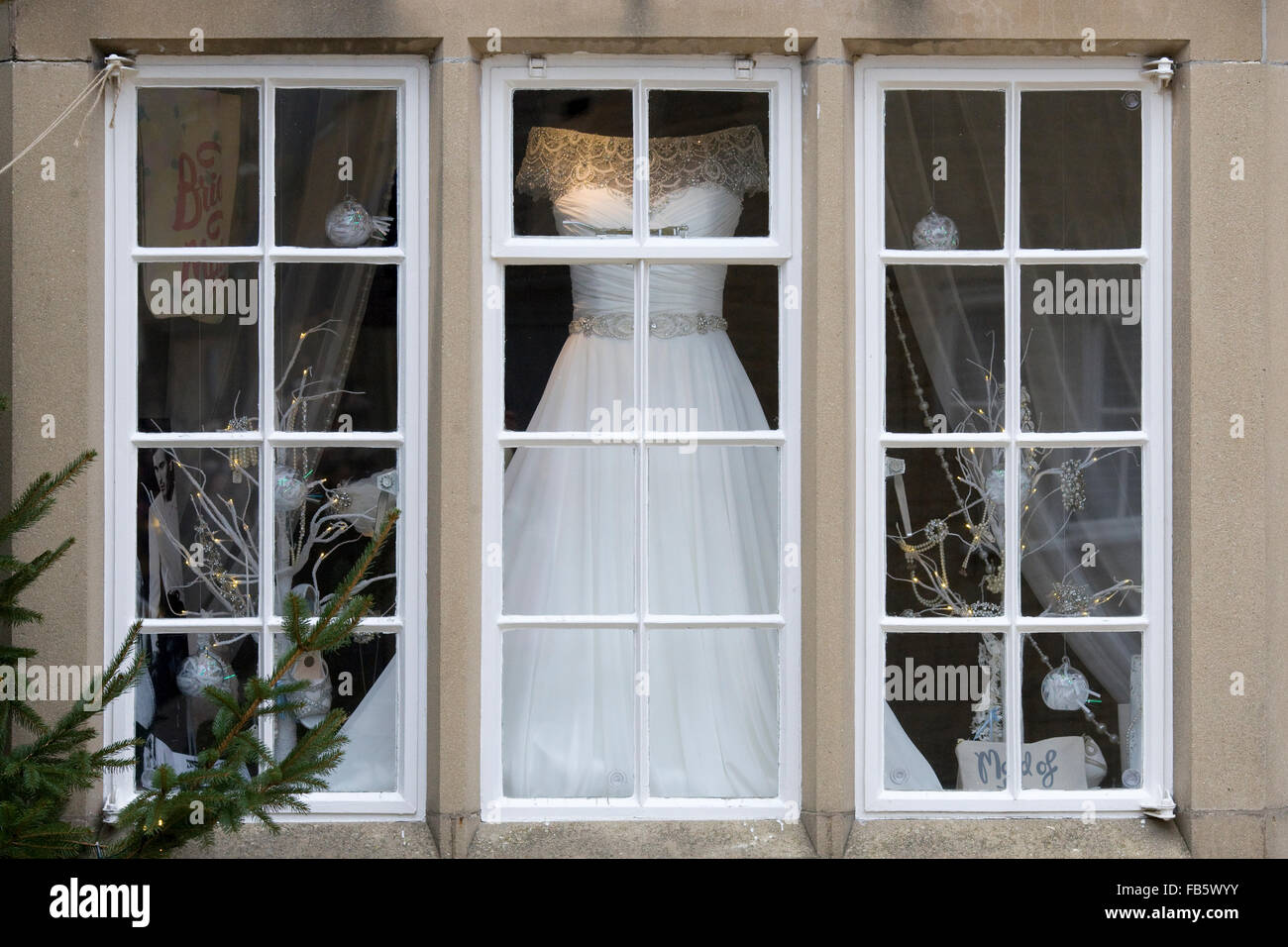 Hochzeitskleid Schaufenster Display Stockfoto