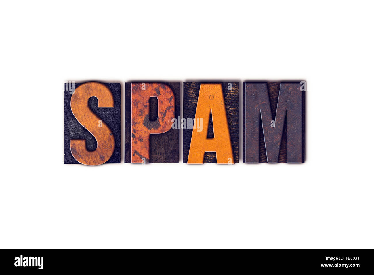 Das Wort "Spam" auf einem weißen Hintergrund in isolierten Vintage Holz Buchdruck Art geschrieben. Stockfoto