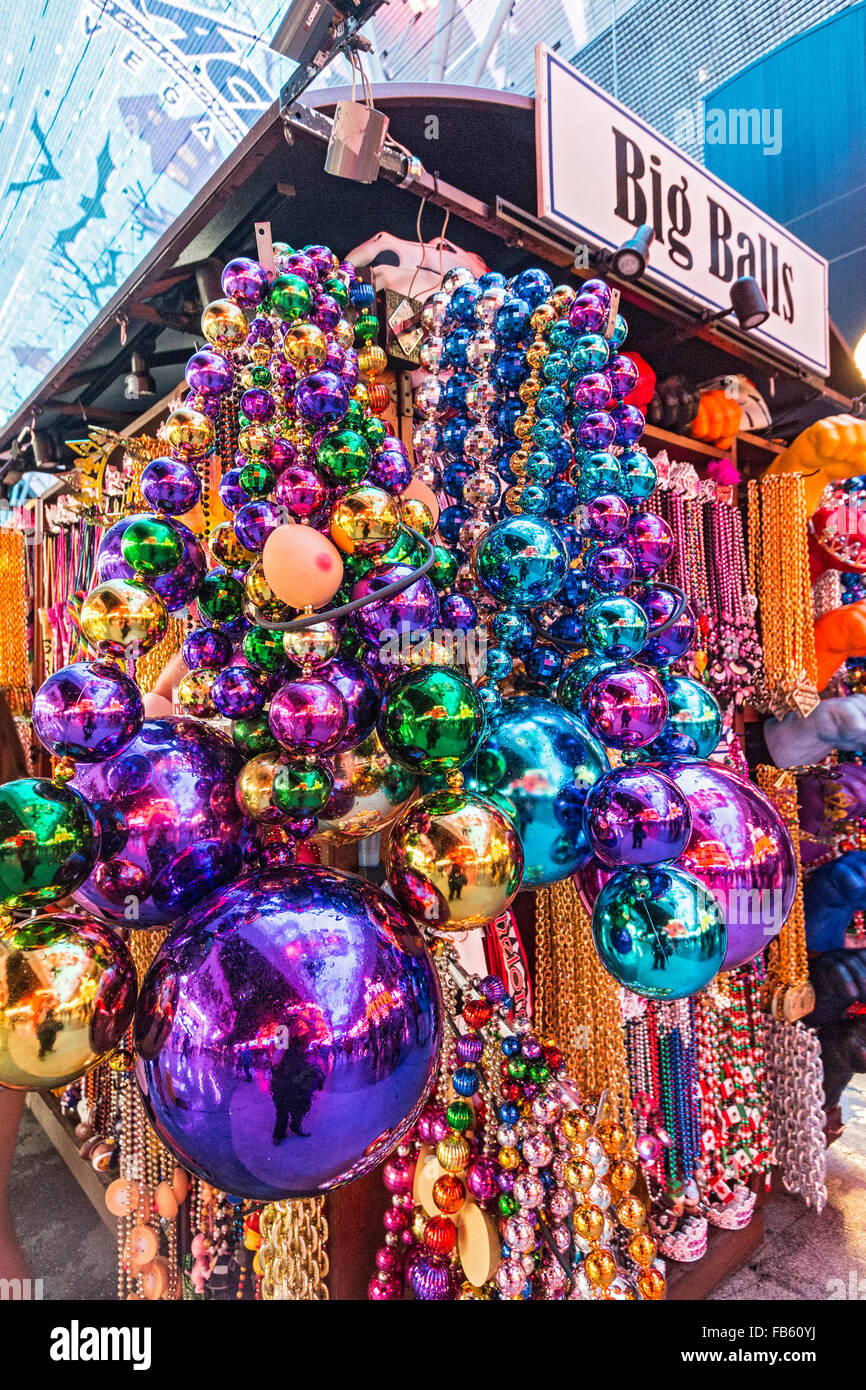 Riese farbige Kugeln zum Verkauf an der Fremont Street. Stockfoto