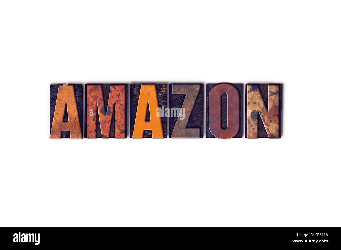 Das Wort "Amazon" geschrieben in isolierten Vintage Holz Buchdruck Typ auf einem weißen Hintergrund. Stockfoto