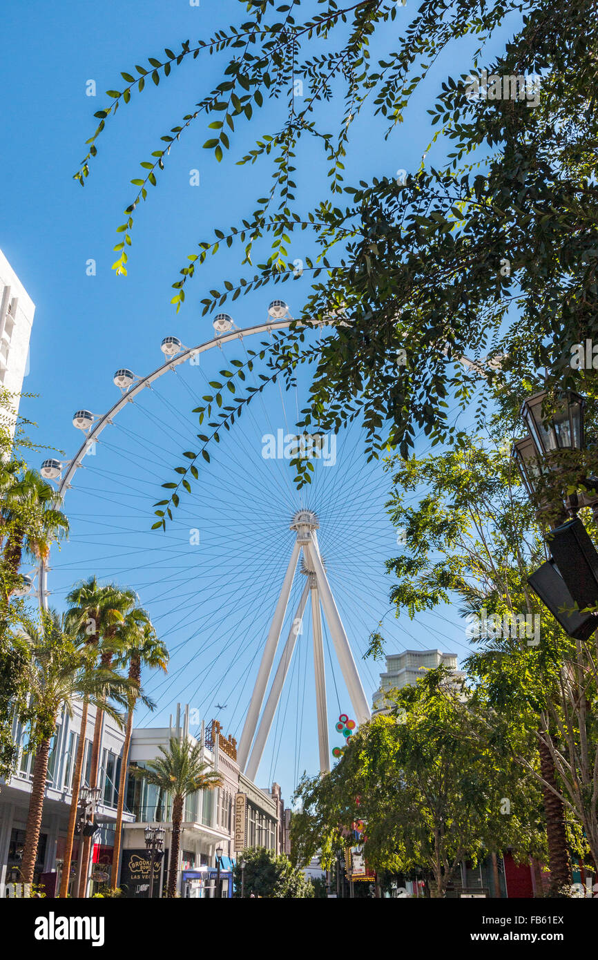 Blick auf das Riesenrad 550 Fuß hoch High Roller, derzeit der weltweit höchste Rad. Das Rad steht am Ende der Stockfoto