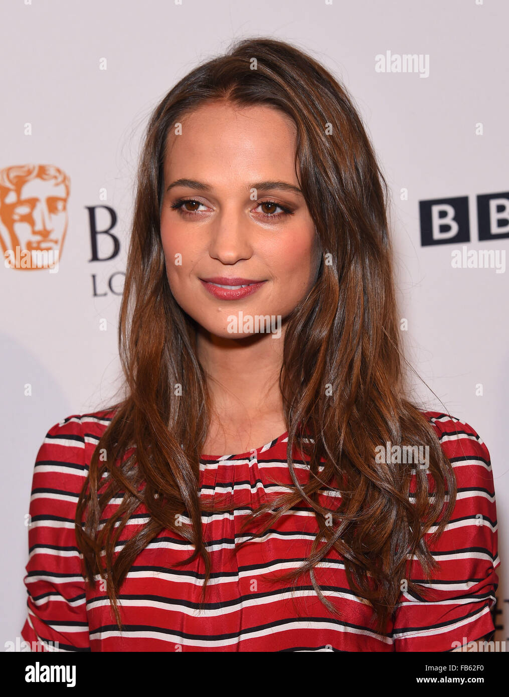 Beverly Hills, Kalifornien, USA. 9. Januar 2016. Alicia Vikander kommt für den BAFTA-Tea-Party-2016 im Four Season Hotel. © Lisa O'Connor/ZUMA Draht/Alamy Live-Nachrichten Stockfoto