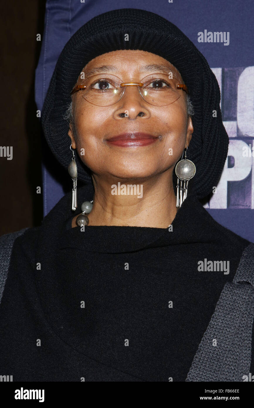 Premiere für die Farbe lila Bernard B. Jacobs Theatre, eingetroffen.  Mitwirkende: Alice Walker wo: New York City, New York, Vereinigte Staaten, wann: 10. Dezember 2015 Stockfoto