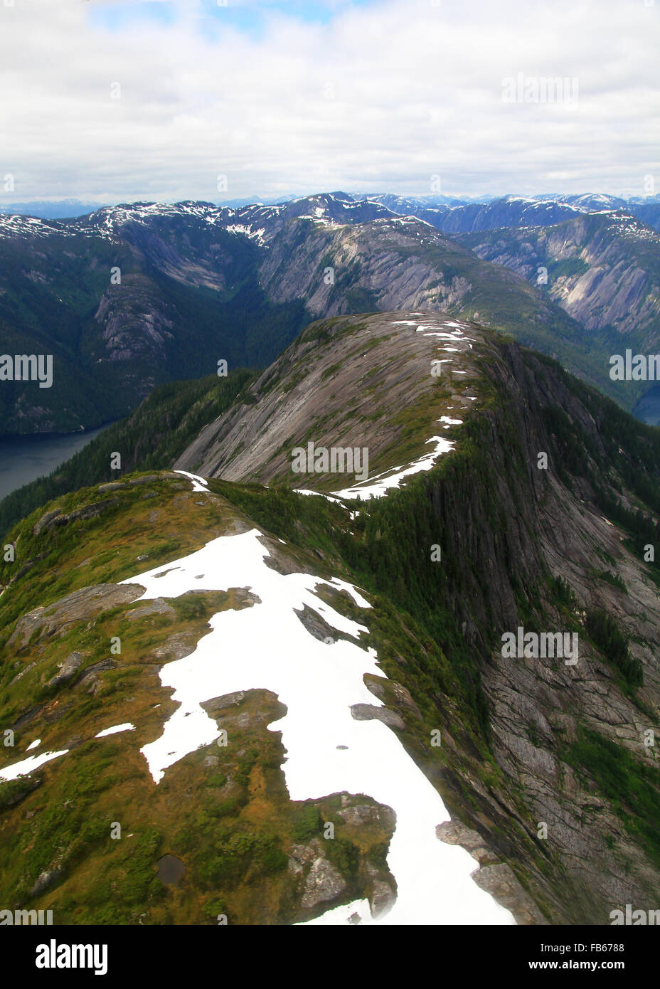 Aerial Landschaft bei einem Rundflug von Bergen in der schönen Misty Fjords in der Nähe von Ketchikan, Alaska Stockfoto