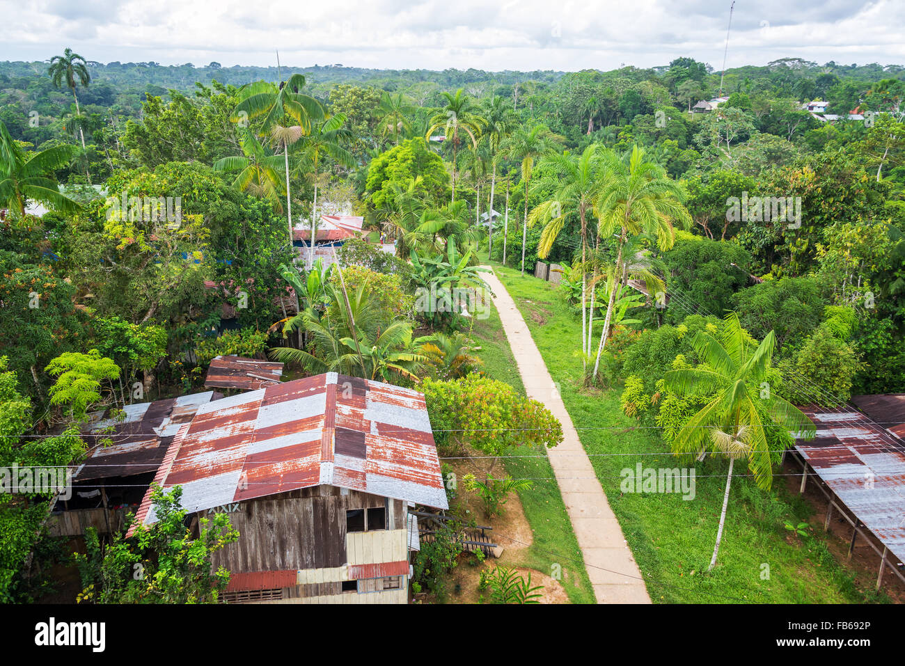 Ansicht der Stadt Puerto Nariño tief in den Amazonas-Regenwald in Kolumbien Stockfoto