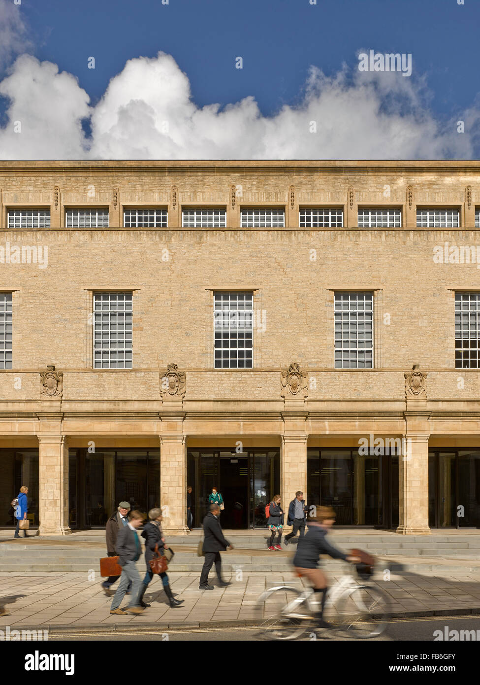 Außen vor. Weston Library, Oxford, Vereinigtes Königreich. Architekt: Wilkinson Eyre, 2015. Stockfoto