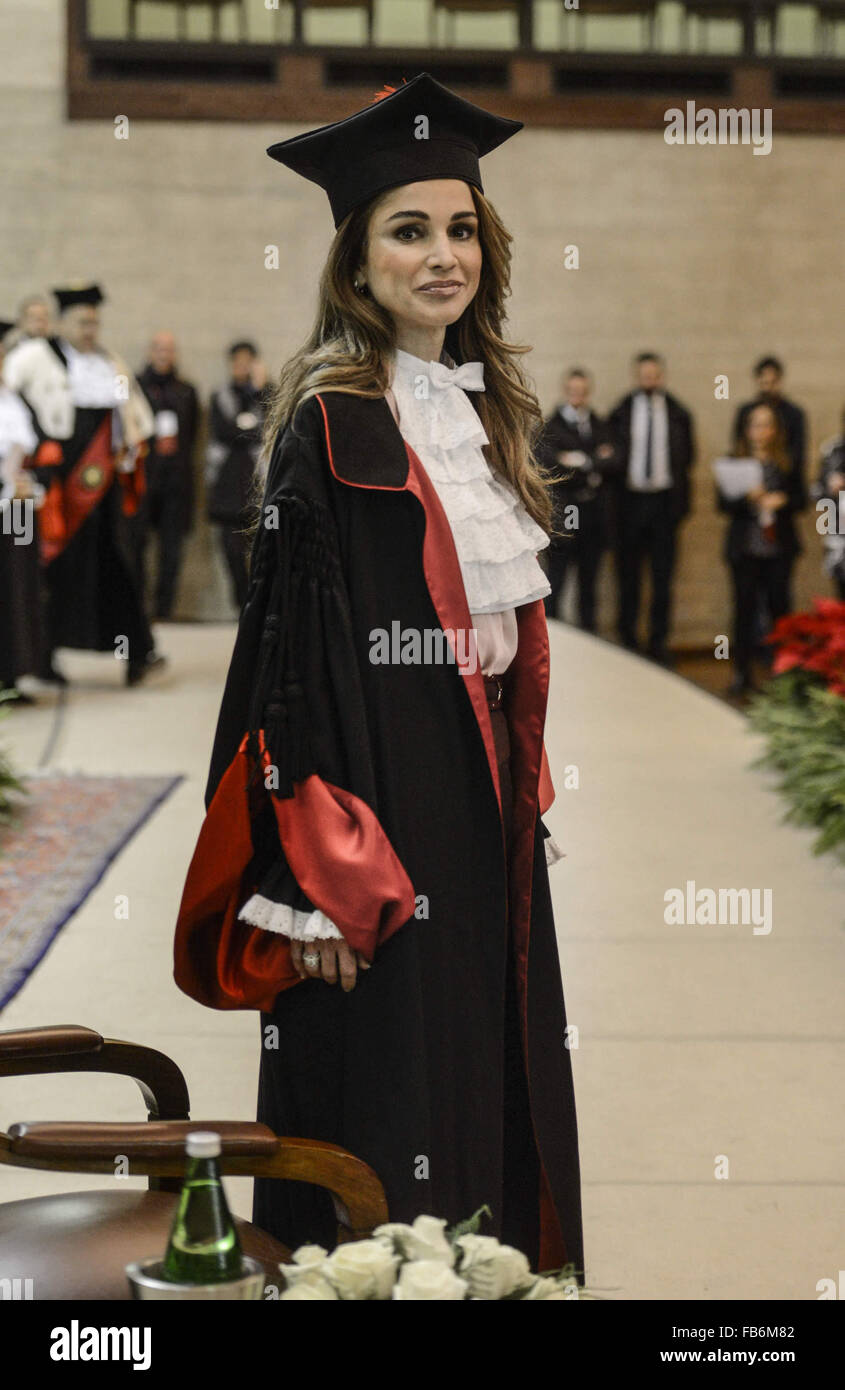 Königin Rania von Jordanien erhält einen Ehrengrad in internationale Zusammenarbeit und Entwicklung-Wissenschaft von der italienischen Institution Universität La Sapienza Featuring: Königin Rania von Jordanien wo: Rom, Italien: 10. Dezember 2015 Stockfoto