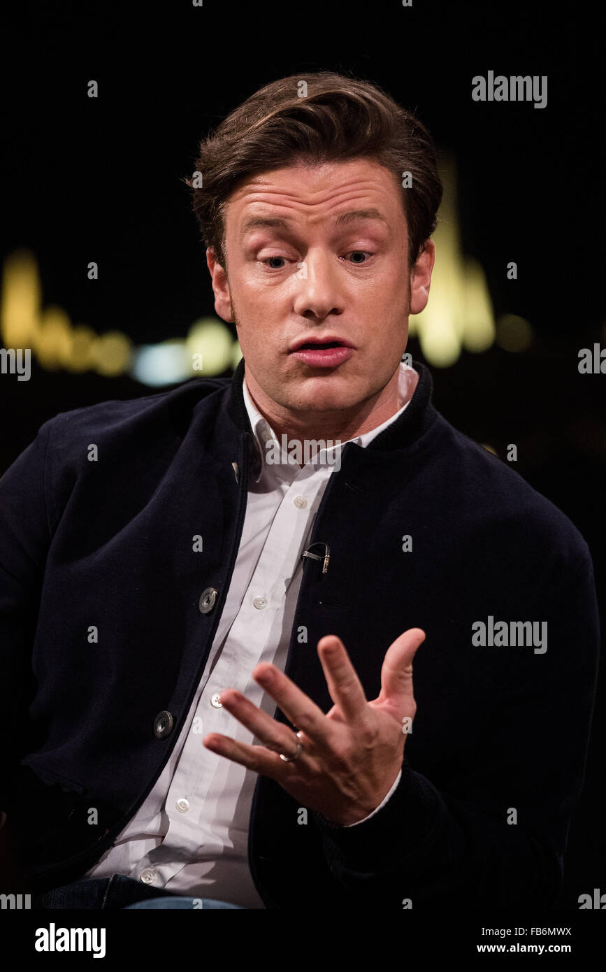 Skavlan TV-Show Dreharbeiten in den Londoner Studios.  Mitwirkende: Jamie Oliver wo: London, Vereinigtes Königreich bei: 3. Dezember 2015 Stockfoto