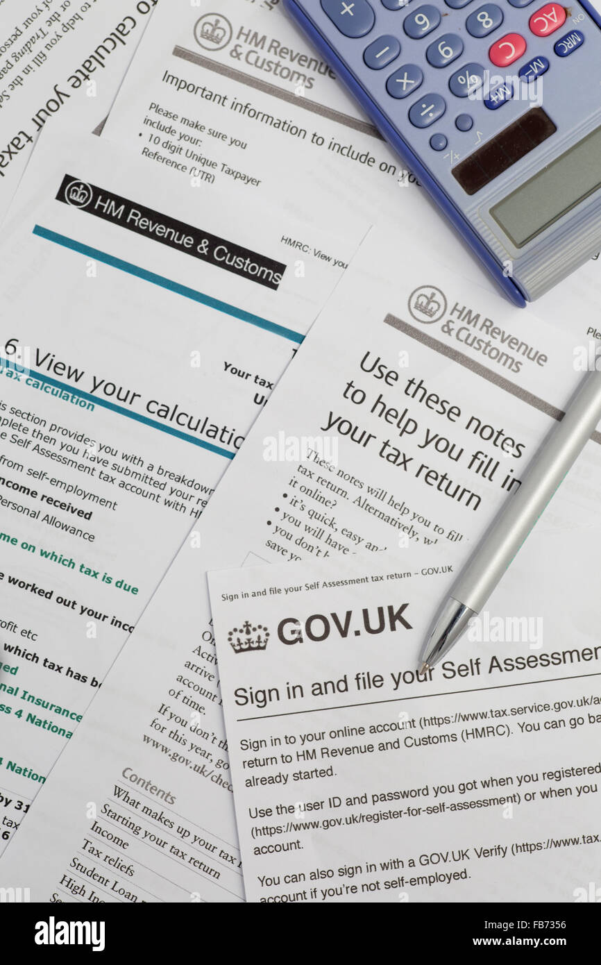 HMRC Leitlinien für die Berechnung der Einkommensteuer SelfAssessment zurück in Großbritannien. Stockfoto