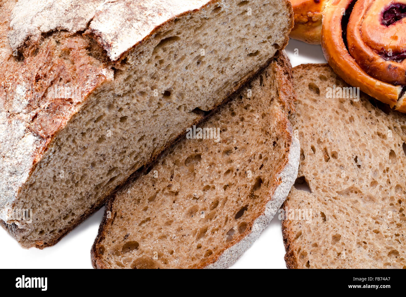 die frisch geschnittene Brot mit lecker Backen Stockfoto