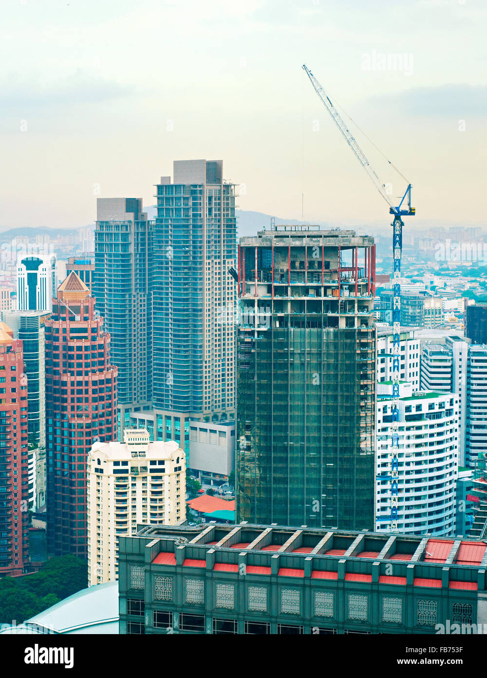 Baustelle des modernen Wolkenkratzers in Kualal, Thailand Stockfoto