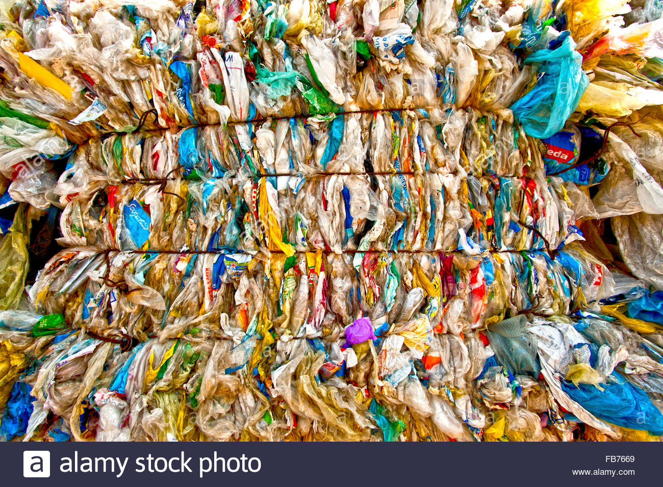 Kunststoff Verpackung bereit für den recyclingProzess, Montello Spa