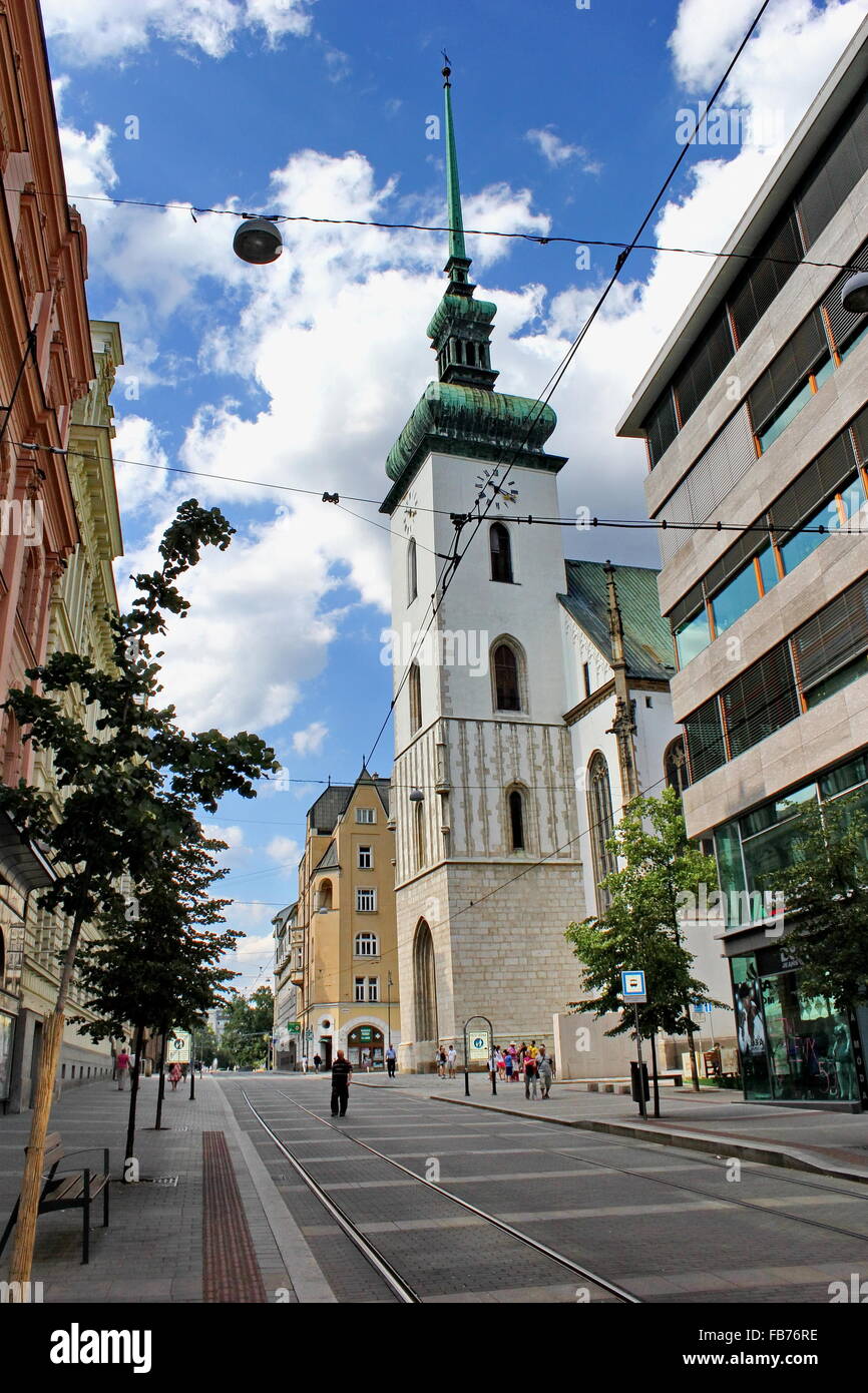 Straße an der Kirche des Hl. Jakob, Brno, Tschechische Republik Stockfoto