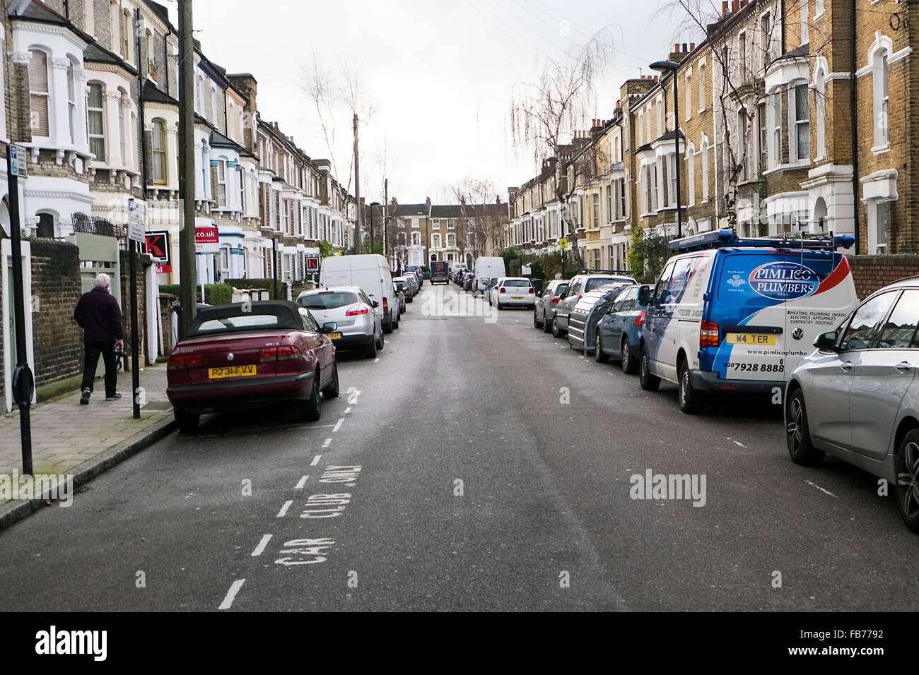 London, UK. 11. Januar 2016. Tribute und Blumen außerhalb des Hauses David Bowie lebte, bis er 6 Jahre alt, Stansfield Road, Brixton, London Credit war: Raymond Tang/Alamy Live News Stockfoto