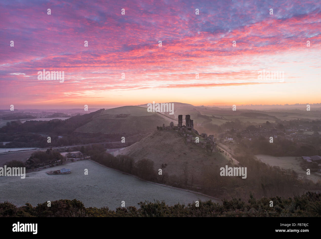 Ein Blick über Corfe Castle in Dorset. Stockfoto