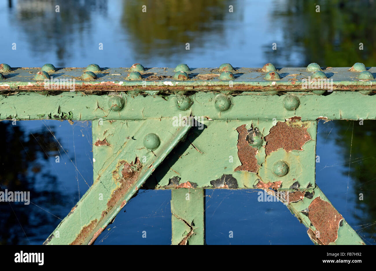 Abschnitt der rostigen, grün, Metall Brücke, Walthamstow Stauseen Stockfoto