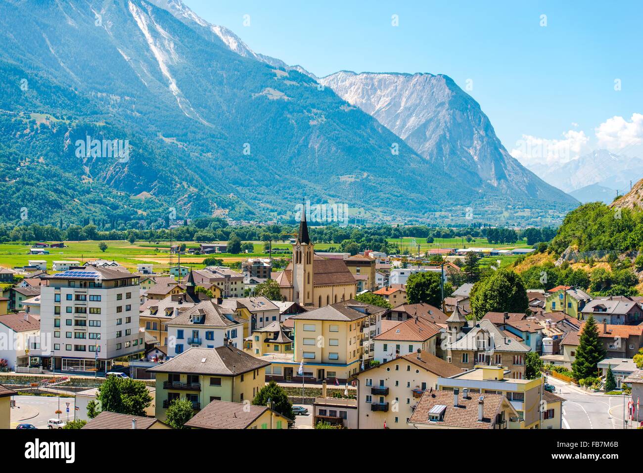 Gampel-Bratsch Schweiz Sommer Stadtpanorama. Gemeinde im Bezirk Leuk im Kanton Wallis in der Schweiz, Eu Stockfoto