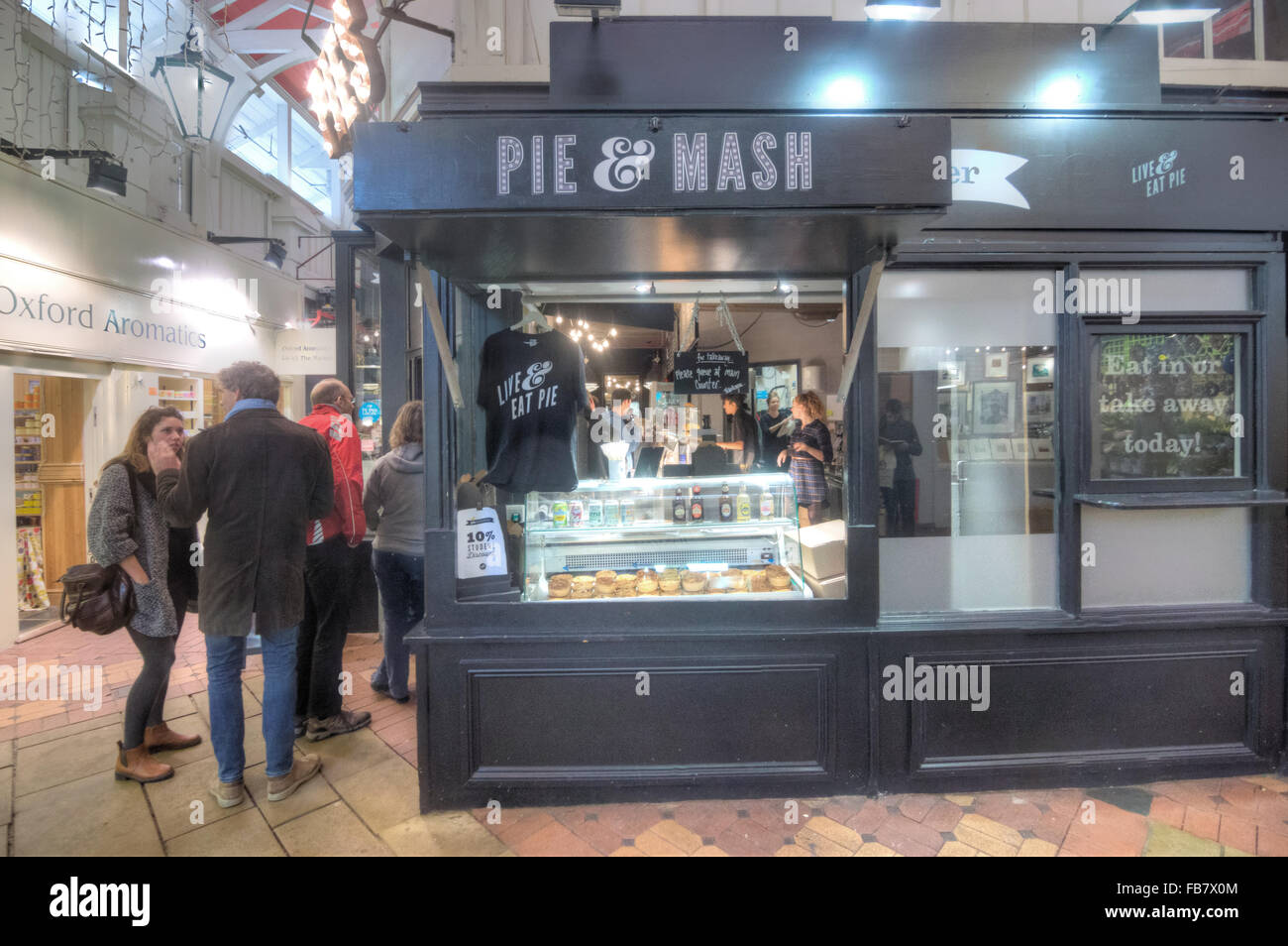 Markthalle in Oxford.  Torte und Brei-shop Stockfoto