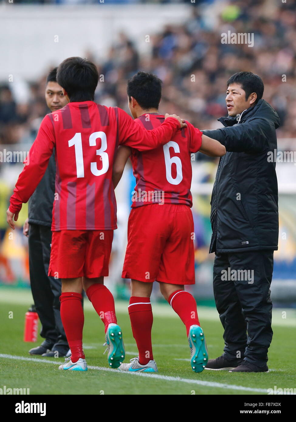 Saitama, Japan. 11. Januar 2016. Higashi-Fukuoka-Team Gruppe, Hitoshi Hasegawa (Fußball-/Soccer): das 94. alle Japan High School Fußball Turnier Finale match zwischen Higashi Fukuoka 5-0 Kokugakuin Kugayama Saitama Stadium 2002 in Saitama, Japan. © Sho Tamura/AFLO SPORT/Alamy Live-Nachrichten Stockfoto