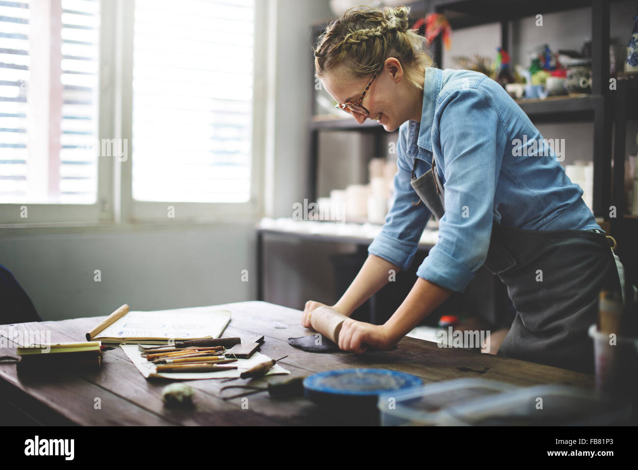 Künstler arbeiten Kunst Keramik Handarbeit erstellen Konzept Stockfoto