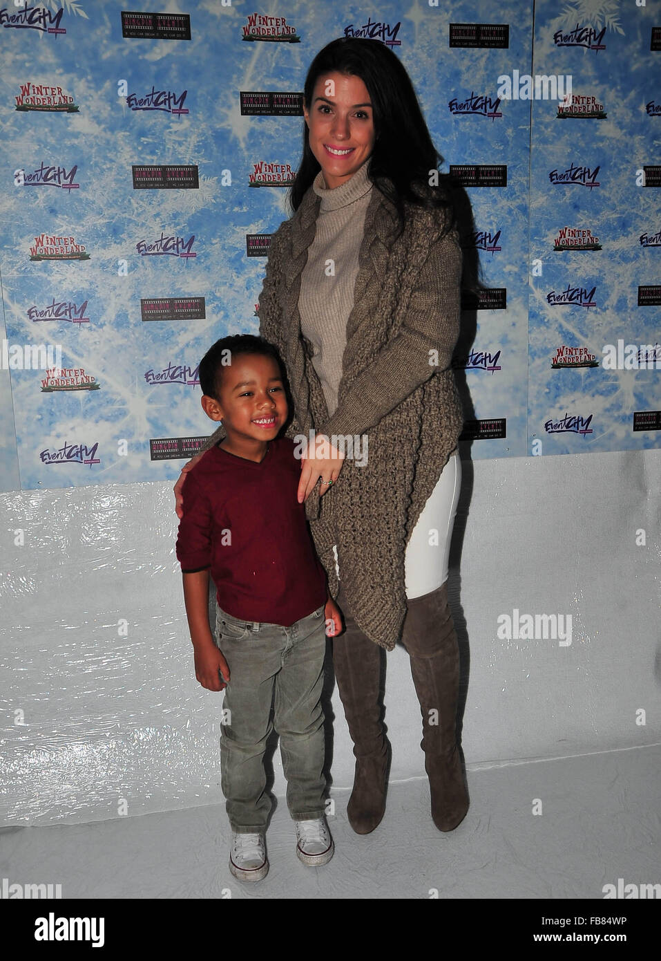 Anreise zur Eröffnung der Winter Wonderland mit Manchester: Ludivine Sagna, Elias Sagna Where: Manchester, Vereinigtes Königreich bei: 11. Dezember 2015 Stockfoto