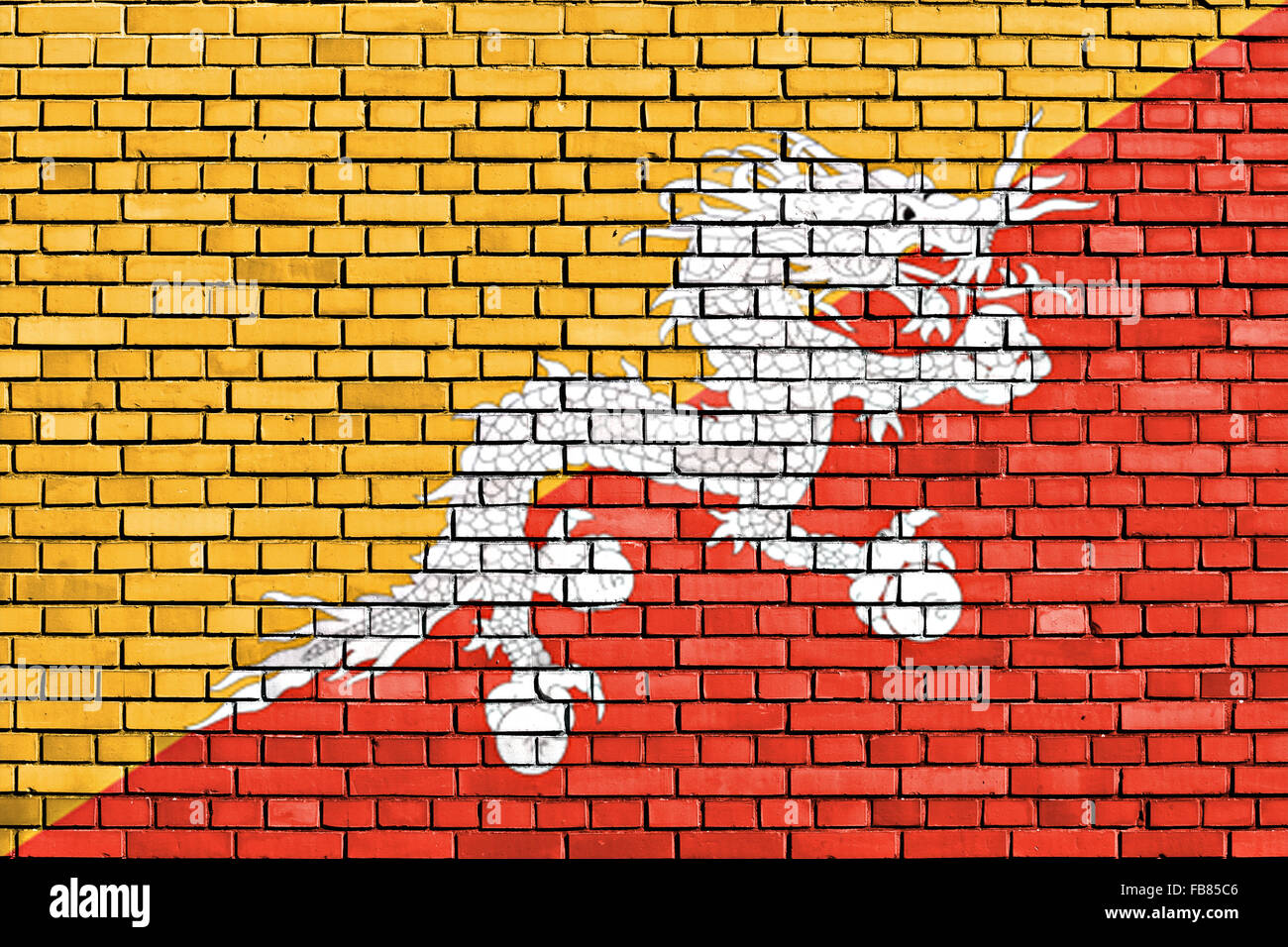 Flagge von Bhutan auf Mauer gemalt Stockfoto