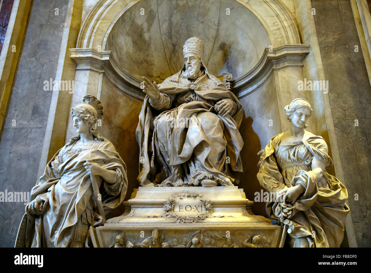 Leo XI in der Kathedrale von St. Peter im Vatikan aus Marmor-Denkmal Stockfoto