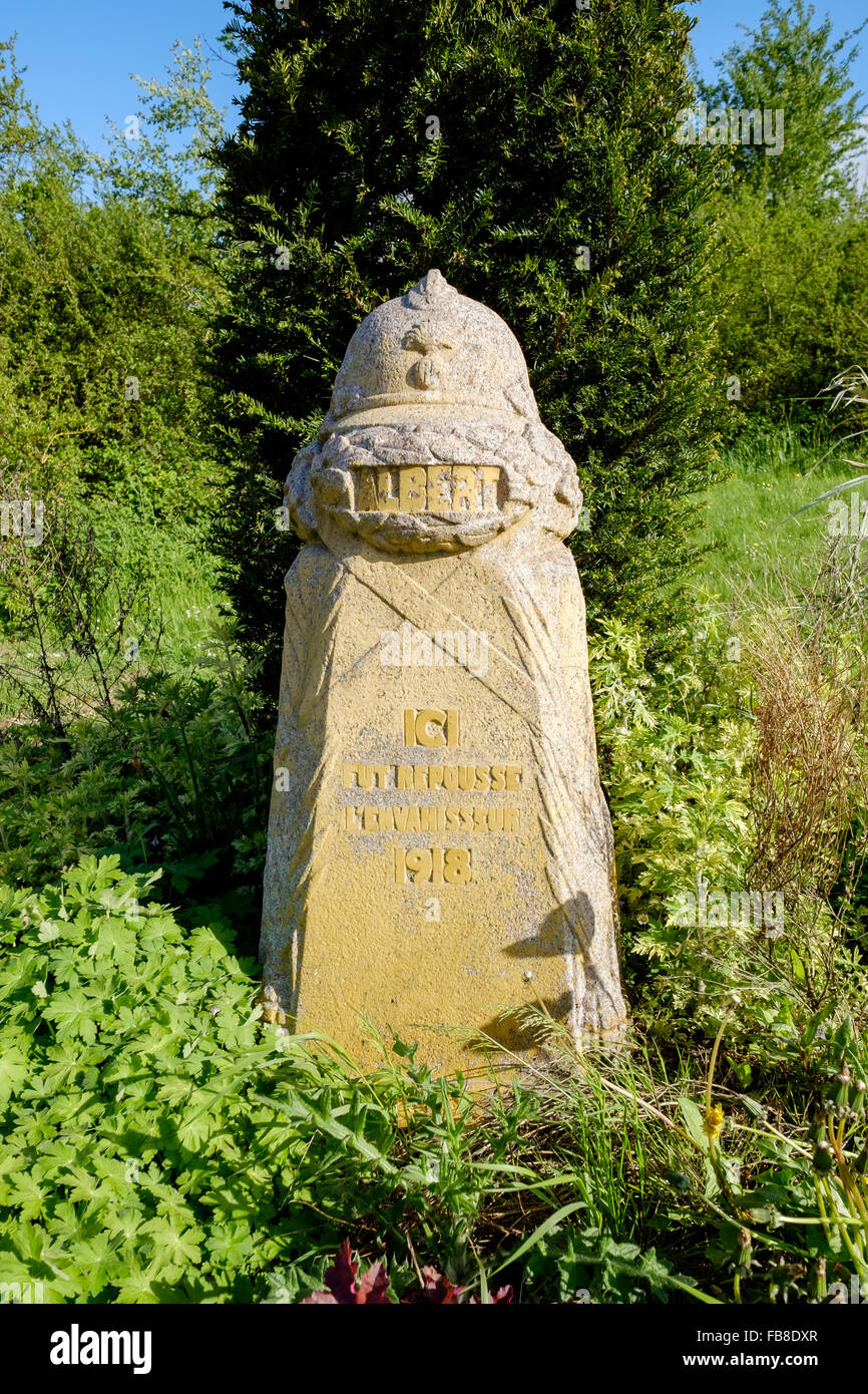 Diese Abgrenzung Stein, auf den wichtigsten D929 westlich von Albert, markiert den am weitesten Fortschritt der deutschen. Stockfoto