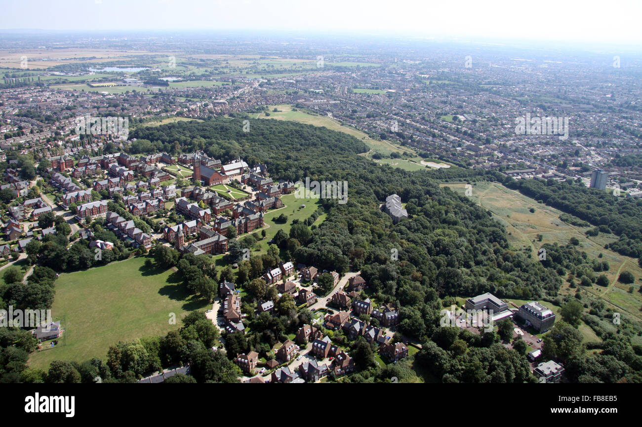 Luftaufnahme von Virgin Active Freizeit, Repton Park & Claybury Park, Woodford Green, Essex, UK Stockfoto