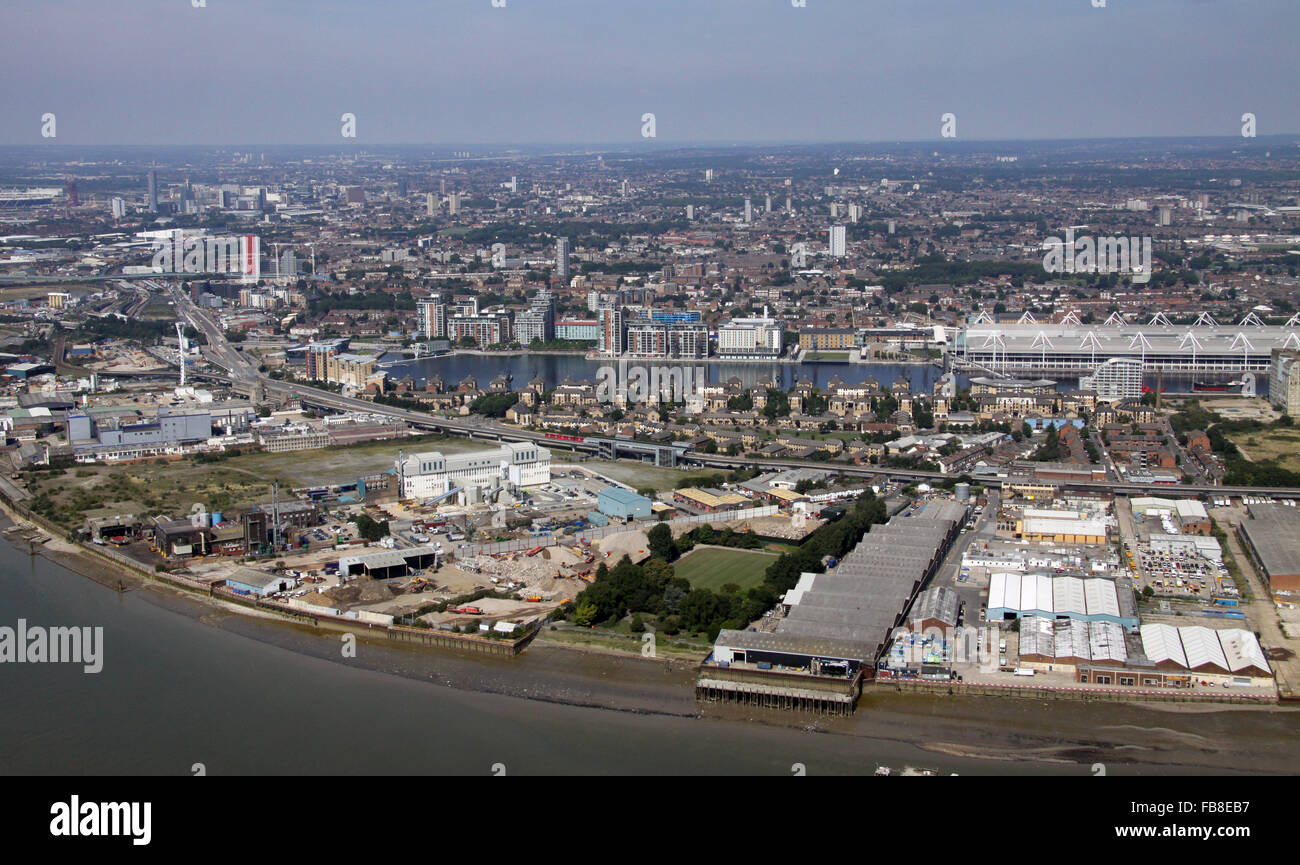 Luftaufnahme über TheThames in Richtung Excel London & Gallion Point Marina, UK Stockfoto