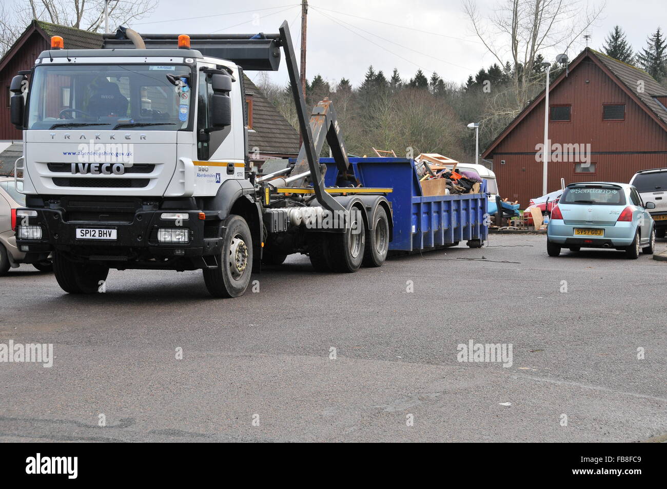 Kemnay, Aberdeenshire, Schottland, Großbritannien. 11. Januar 2016. UK-Wetter. Hochwasser beschädigt Clearup im Kembhill Park, Kemnay Kredit: Kemnay Fotografie/Alamy Live News Stockfoto