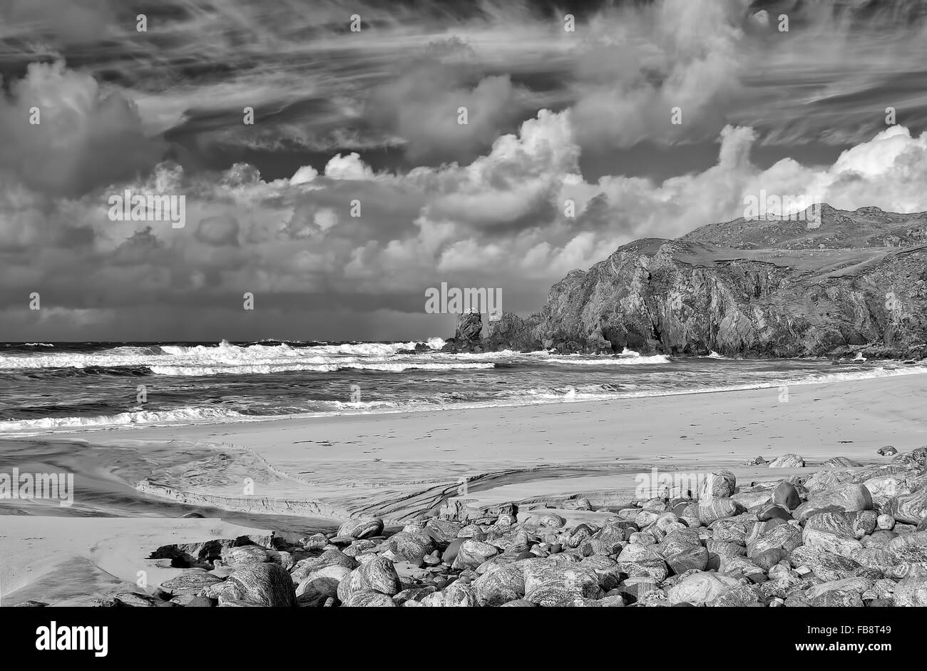 Ein stürmischer Tag an der Küste der äußeren Hebriden in Schottland. Stockfoto