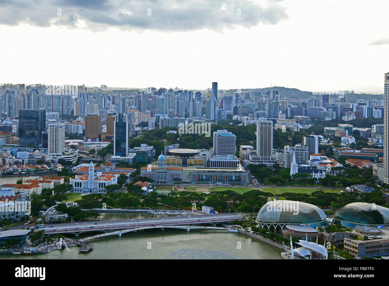 Blick auf die Skyline von Singapur, Marina Bay-Finanzplatz. Stockfoto