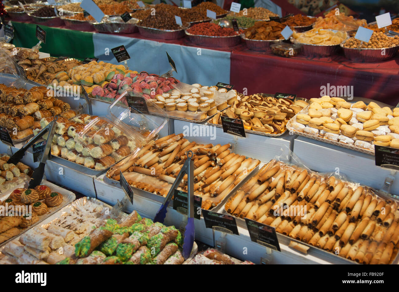 Europäischen Lebensmittelmarkt in Union Square Shopping Centre, Aberdeen, Schottland. Stockfoto