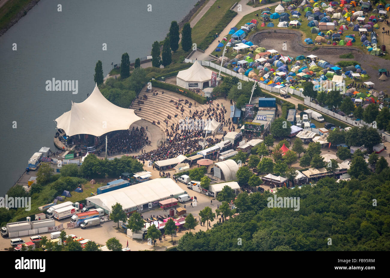 Luftaufnahme, Rock Hard Festival 2015, camping, Zelte, Rock-Fans,  Amphitheater Gelsenkirchen am Rhein-Herne-Kanal, Gelsenkirchen  Stockfotografie - Alamy