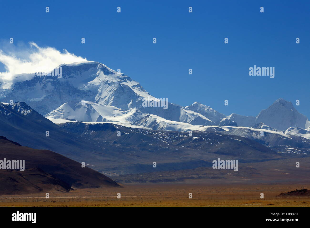 Blick auf die hohen Himalaya-Mahalangur Himal-Abschnitt. L.toR.= Ngozumpa Kang ich 7916 Frau + Frau Cho Oyu 8201 + Phasang Lhamu Chuli 7352m Stockfoto