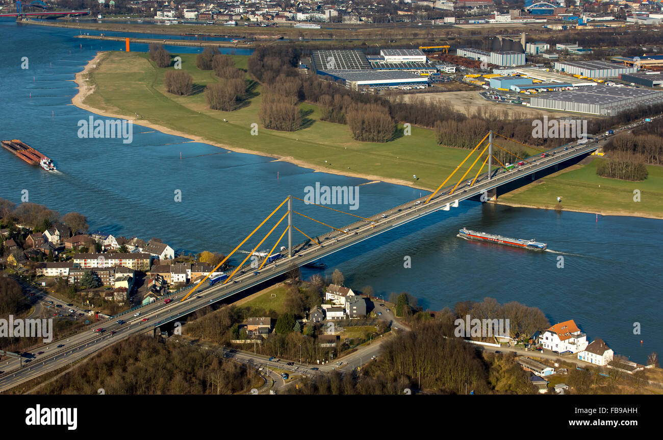 Luftaufnahme, Stau auf der A40-Brücke, Rheinbrücke, geschlossen für Schwerverkehr, Brücke Schäden und Brücke Schäden, Duisburg, Ruhrgebiet, Stockfoto