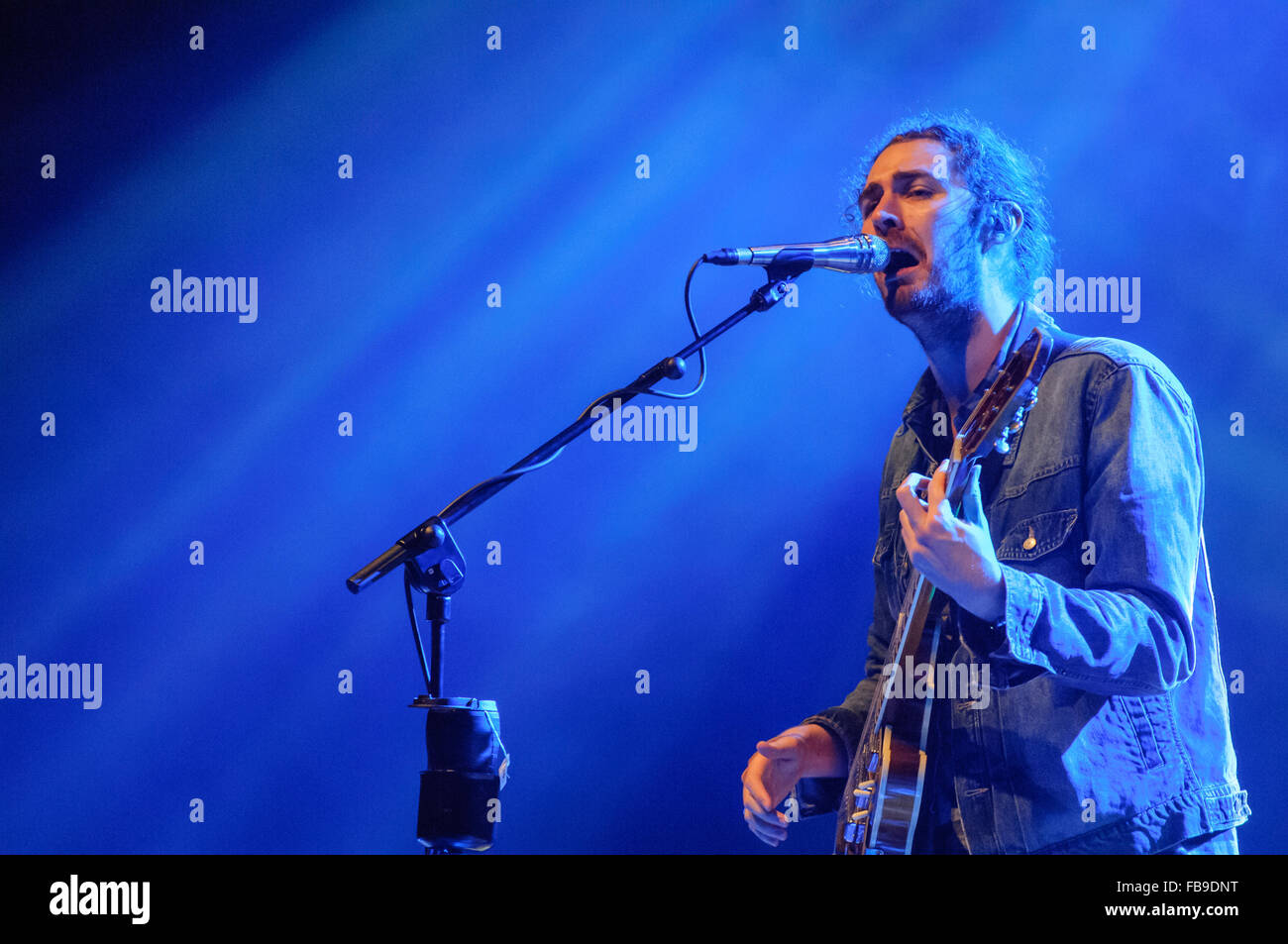 Liverpool, Großbritannien. 12. Januar 2016. Grammy Nominee, Hozier, der Irische Sänger und Songwriter, führt auf dem Empire Theatre, Liverpool. © Paul Warburton/Alamy leben Nachrichten Stockfoto