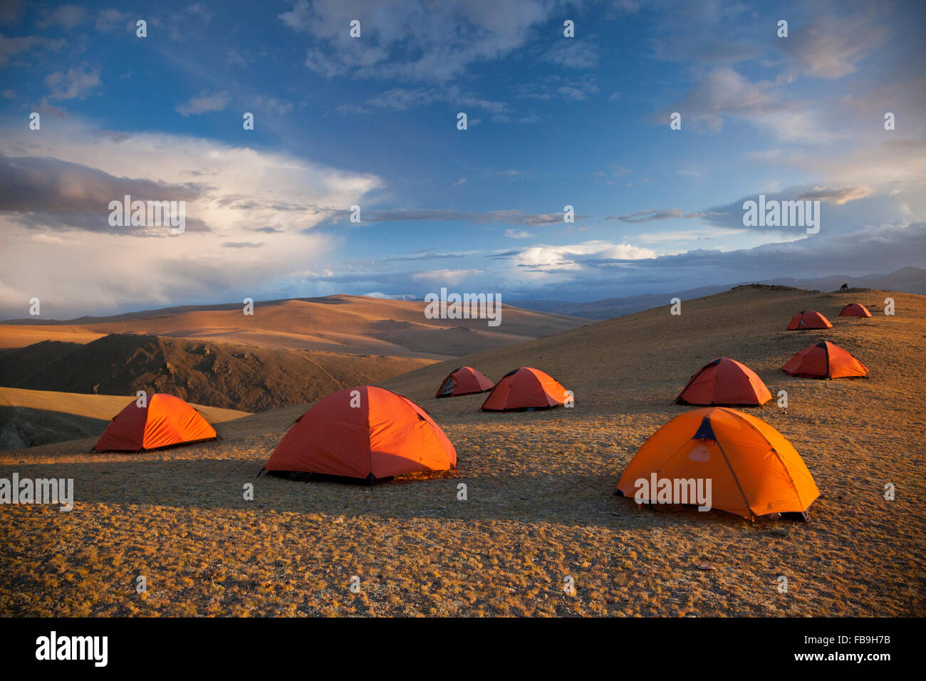 Ein Basislager für Wanderungen auf den Gipfel des Tsaast Uul in Bayan-Ölgii, weit westlichen Mongolei. Stockfoto