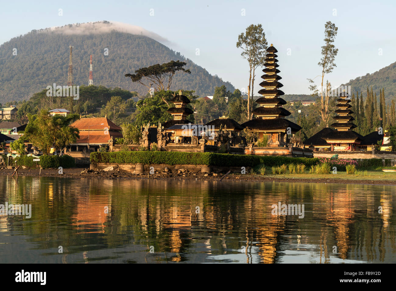 die großen Shivaite und Wasser-Tempel Pura Ulun Danu Bratan am Ufer des Lake Bratan, Bedugul, Bali, Indonesien Stockfoto