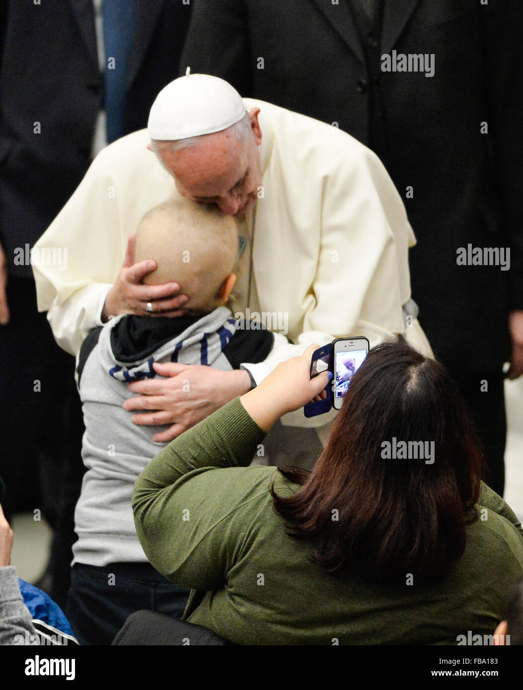 Vatikan. 13. Januar 2016. Papst Francis während seiner wöchentlichen Generalaudienz Mittwoch im Klassenzimmer Paul VI., an der Vatica Credit: Silvia Lore / Alamy Live News Stockfoto