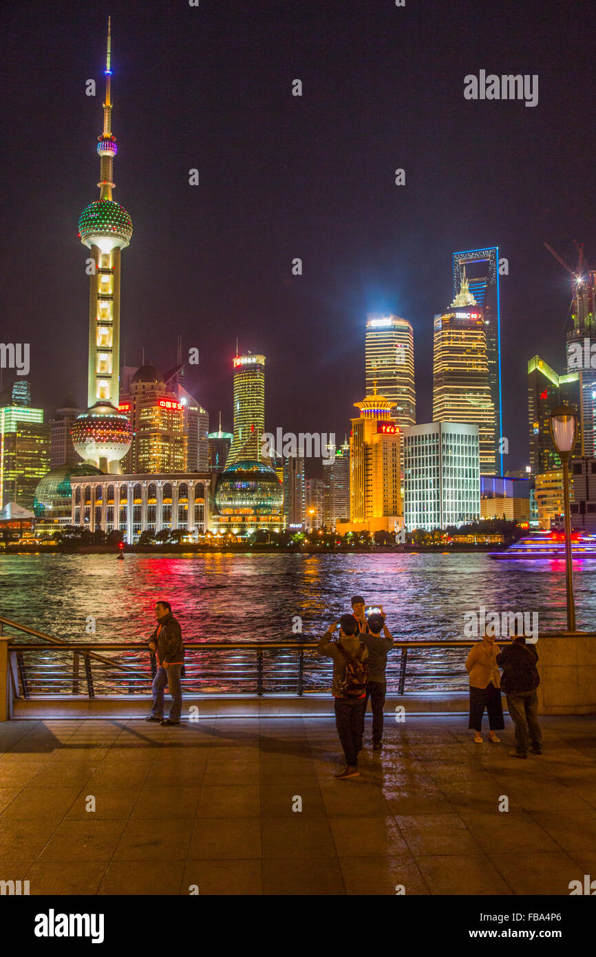 China, Shanghai, Leben in der Stadt bei Nacht Stockfoto