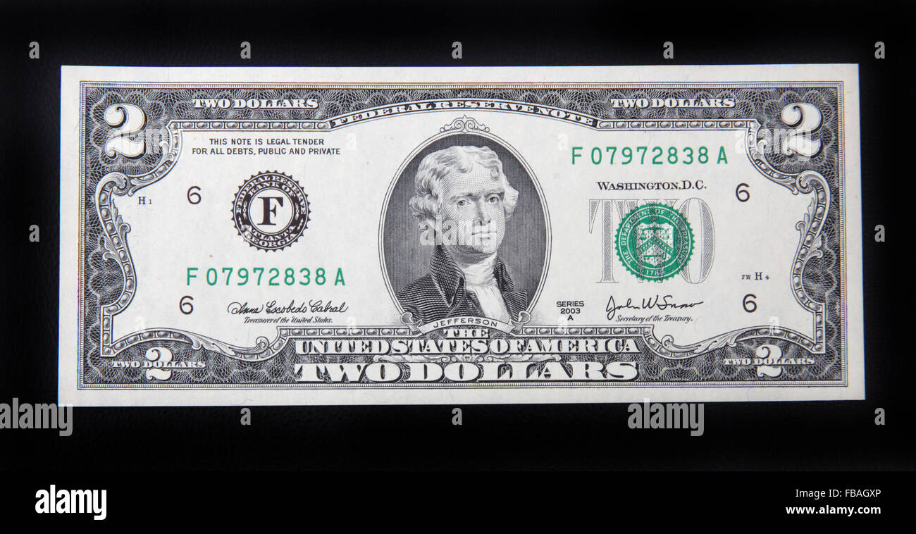 Vorne eine 2 Dollarnote. Stockfoto